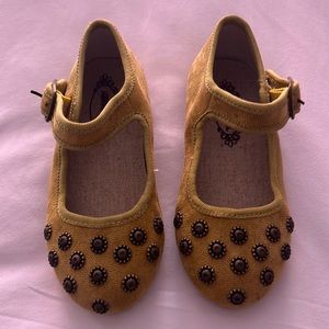 New Joyfolie size 8 from sample sale - mustard/goldish color